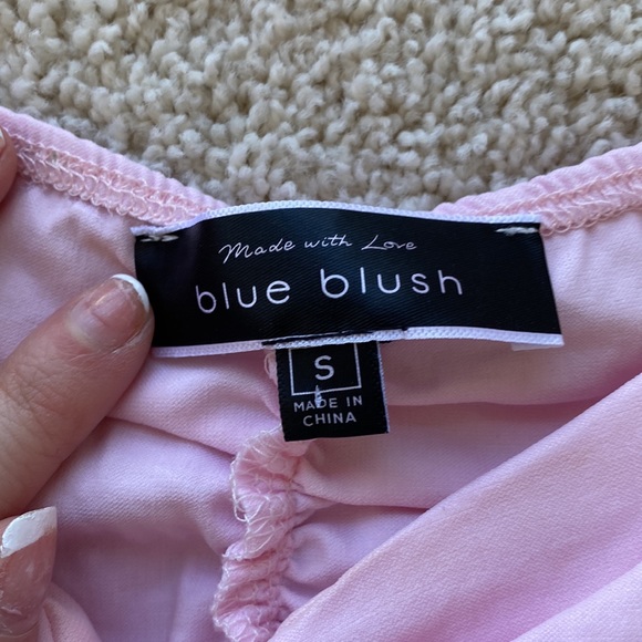 Pink lace front crop top ! - Picture 3 of 3